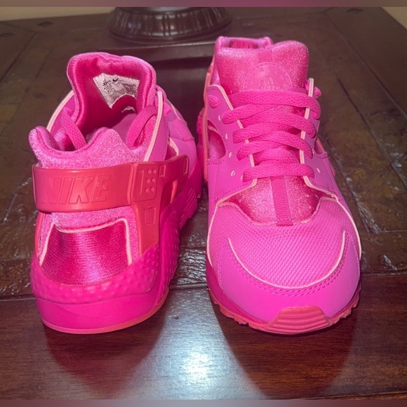 Nike hurricane run, hot pink , size 6.5 women/ 5Y. make me offer… - Picture 2 of 7